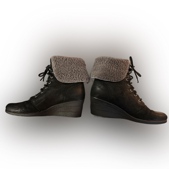 Ugg black wedge lace-up ankle booties - Picture 8 of 13